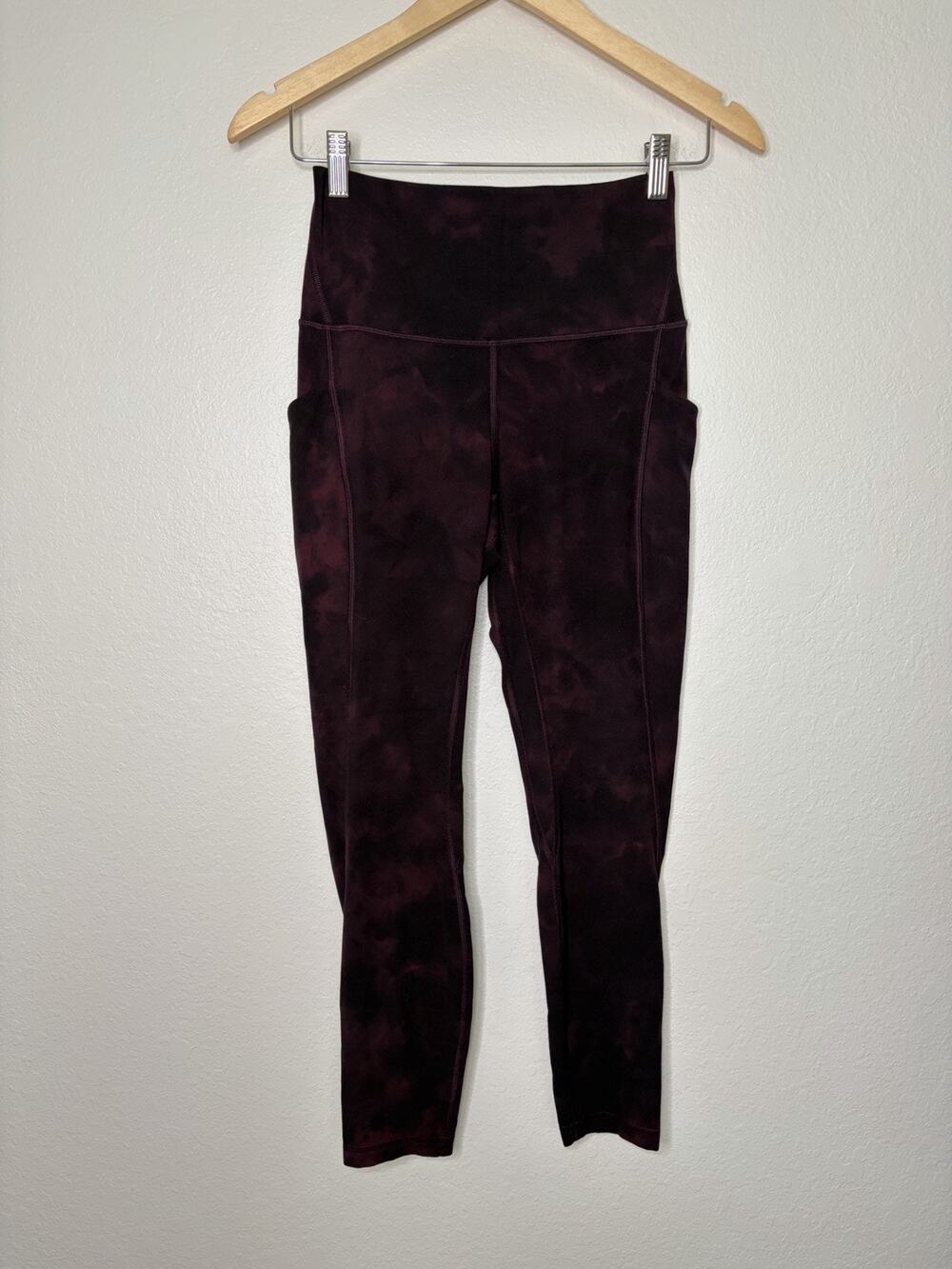 Lululemon Maroon Black Diamond Dye Align Legging Size 6 Athletic Yoga